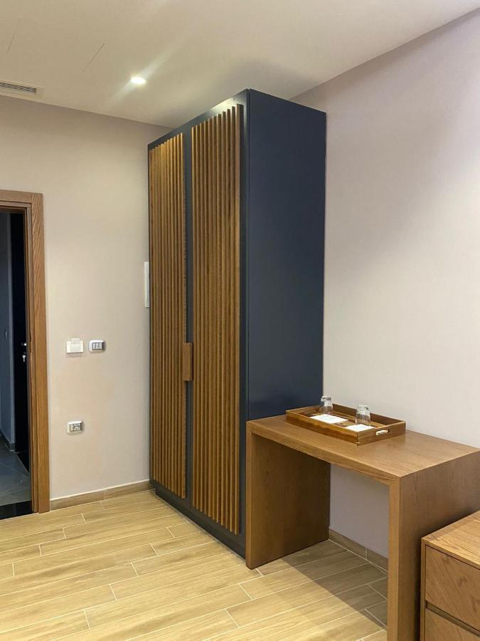 Coco Hotel Tirana Esterno foto