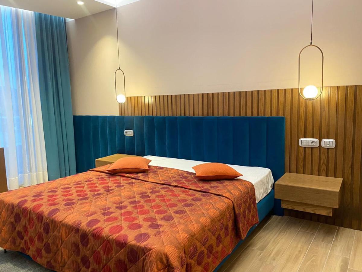 Coco Hotel Tirana Esterno foto