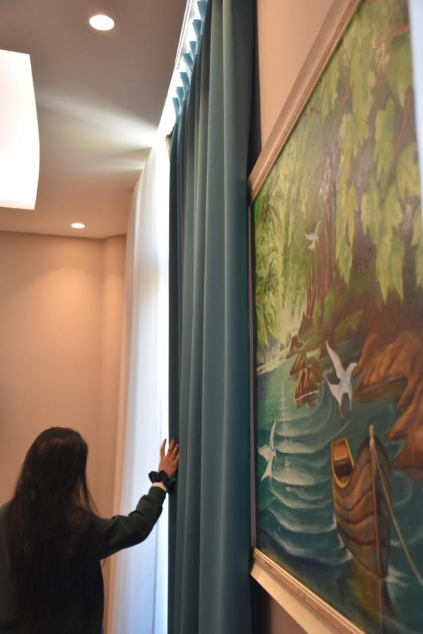 Coco Hotel Tirana Esterno foto