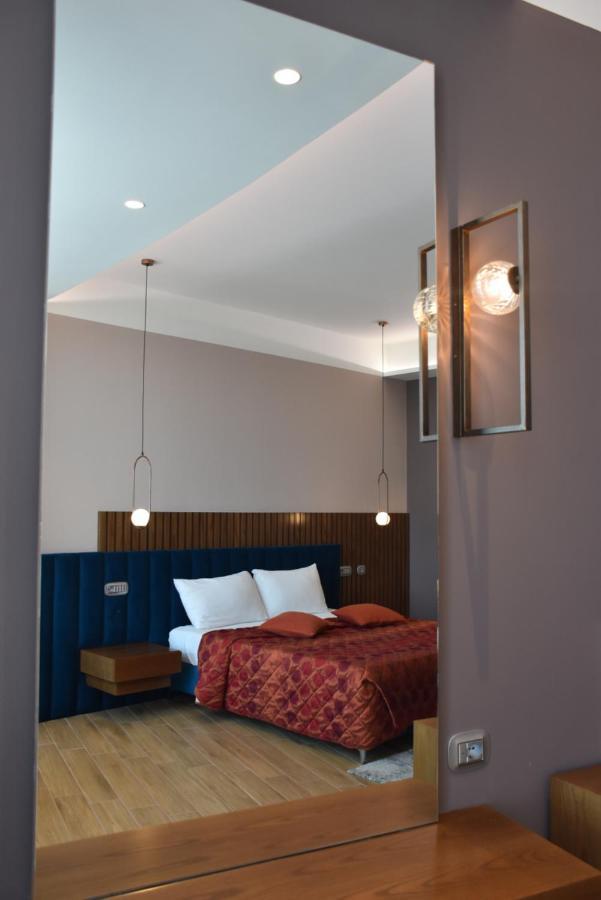 Coco Hotel Tirana Esterno foto