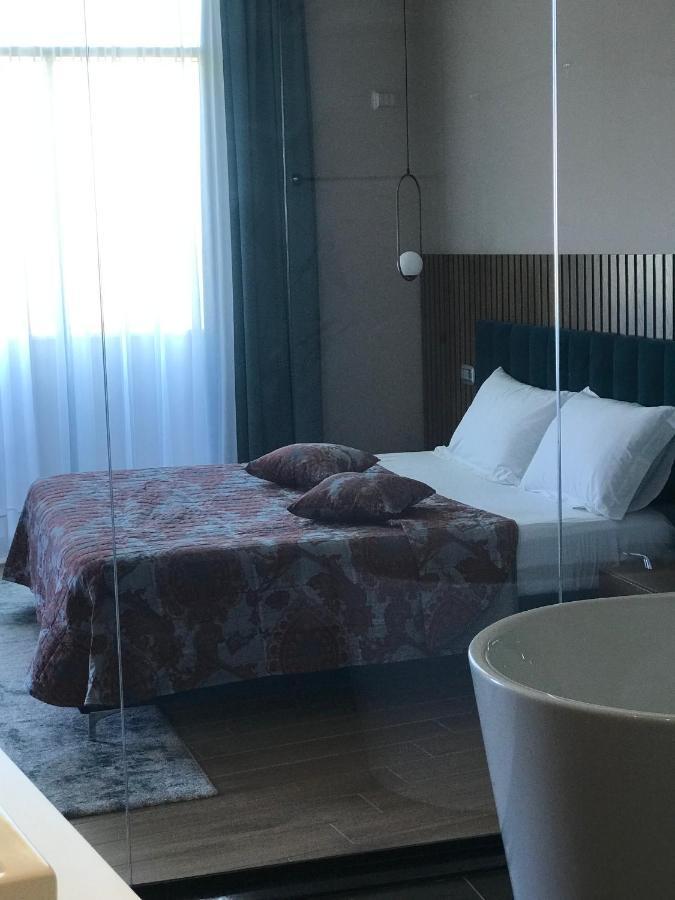 Coco Hotel Tirana Esterno foto